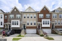 Building Photo - 2038 Twisted Oak Pl