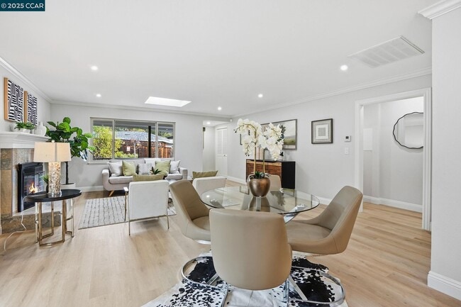 Building Photo - 289 Sierra Dr