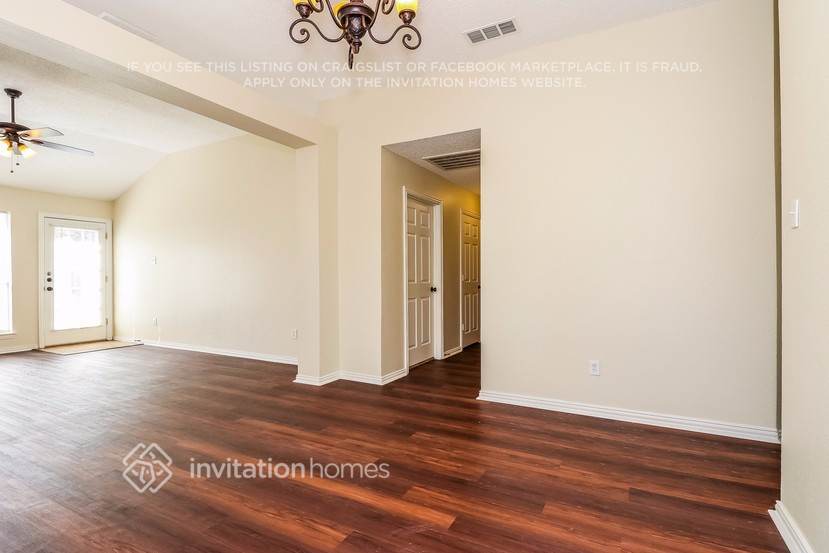 Building Photo - 1044 Waterview Dr