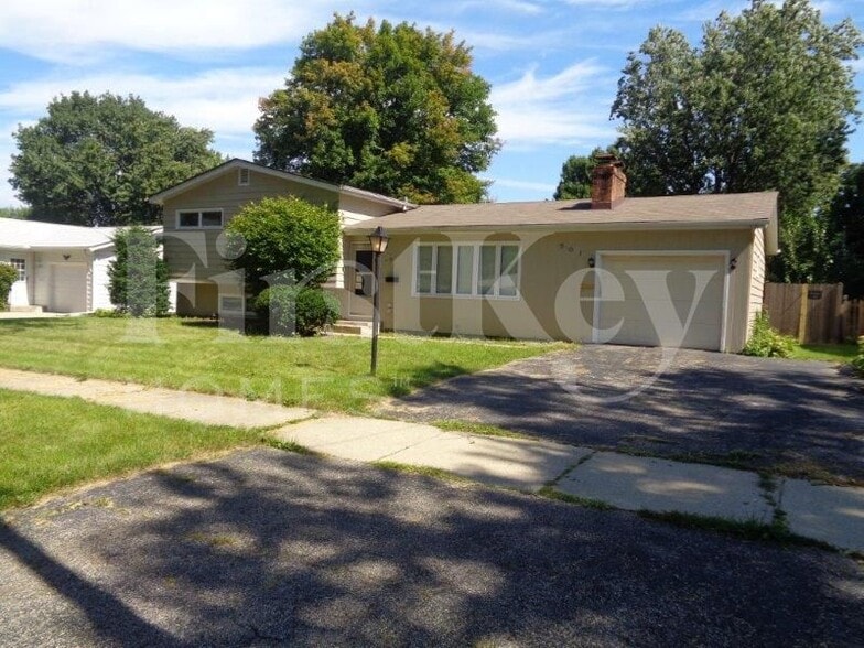 Building Photo - 501 Harmony Dr
