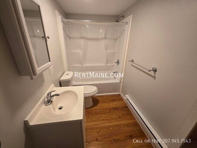 Building Photo - 199 N Main St