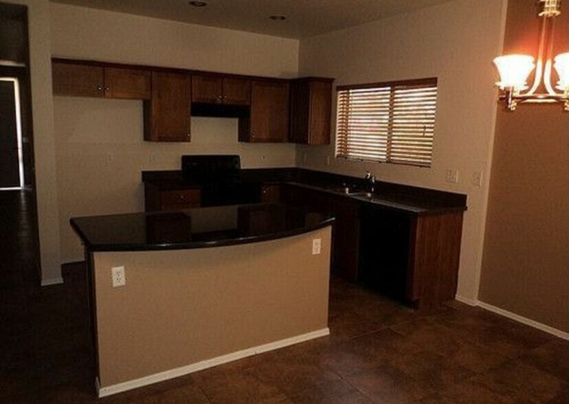 Building Photo - 2703 W Allens Peak Dr