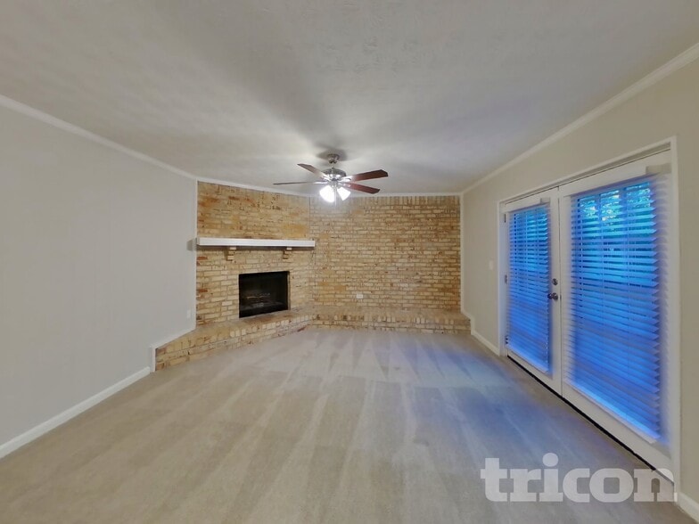 Building Photo - 30 Carriage Cir