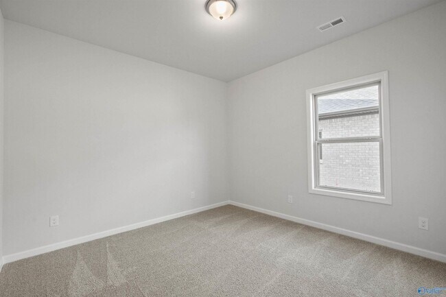 Building Photo - 4 Bedrooms in Hazel Green!!