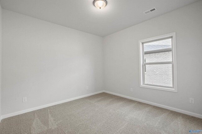 Building Photo - Move In Special!! 1/2 Off First Month's Re...