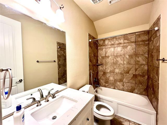 Building Photo - 712 Shrewsbury Pl