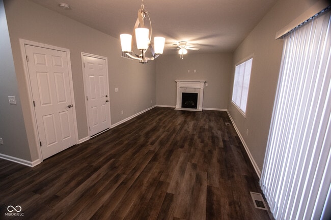 Building Photo - 10813 Putnam Pl