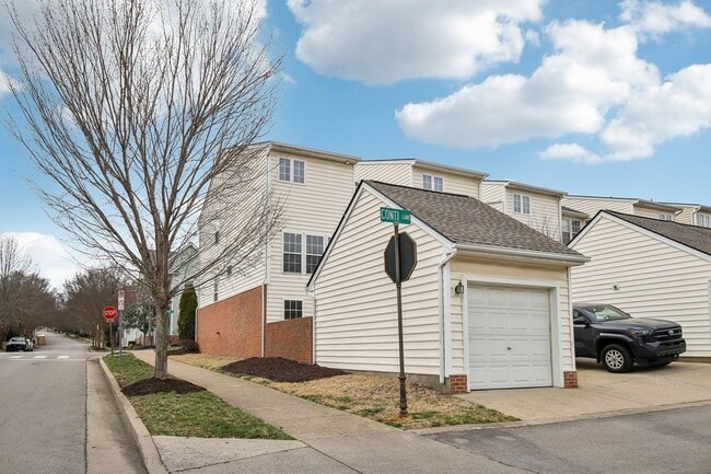 Building Photo - 7841 Heaton Way