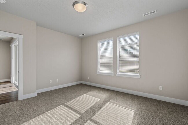 Building Photo - 6235 W Fireline St