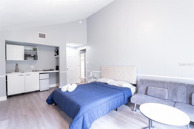 Building Photo - 4317 E Regnas Ave