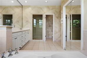 Building Photo - Sunny Isles Boulevard, North Miami Beach, ...