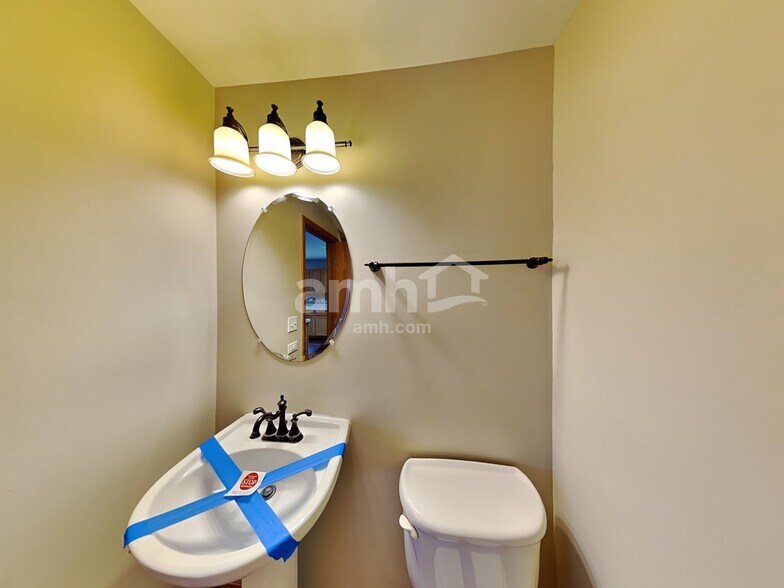 Building Photo - 3229 Kenilworth Ln