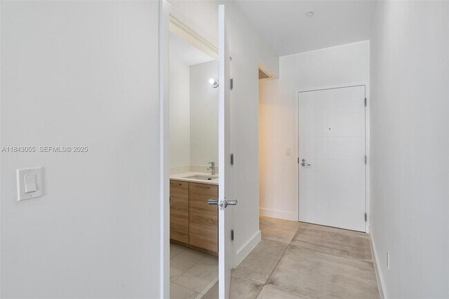 Building Photo - 16385 Biscayne Blvd