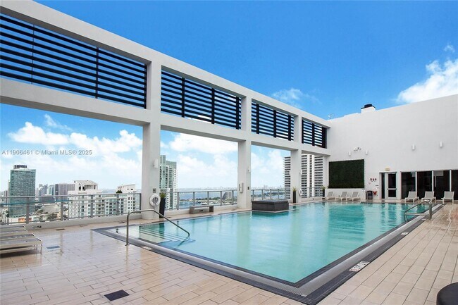 Building Photo - 151 SE 1st St