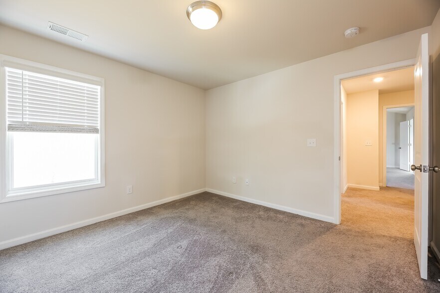 Building Photo - 376 White Peach Wy