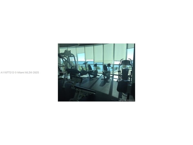 Building Photo - 2101 Brickell Ave