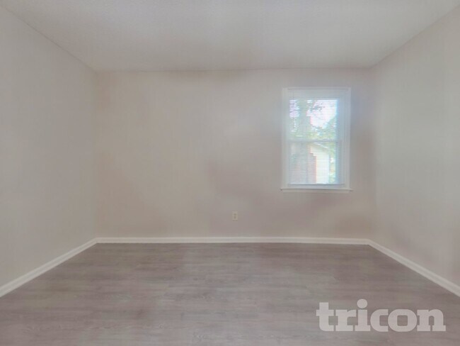 Building Photo - 424 Westridge Rd