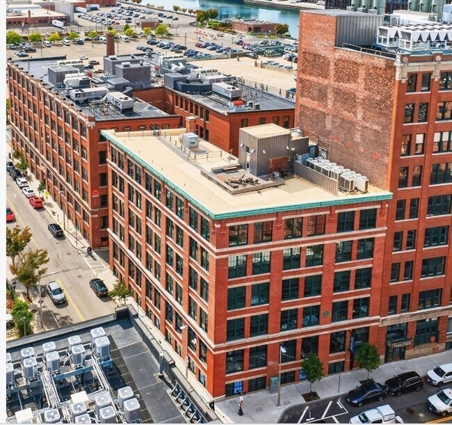 Building Photo - 63 Melcher St