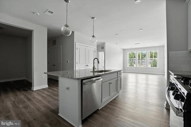 Building Photo - 3927 Fair Ridge Dr