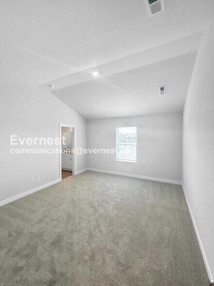 Building Photo - 2312 Valverde Wy