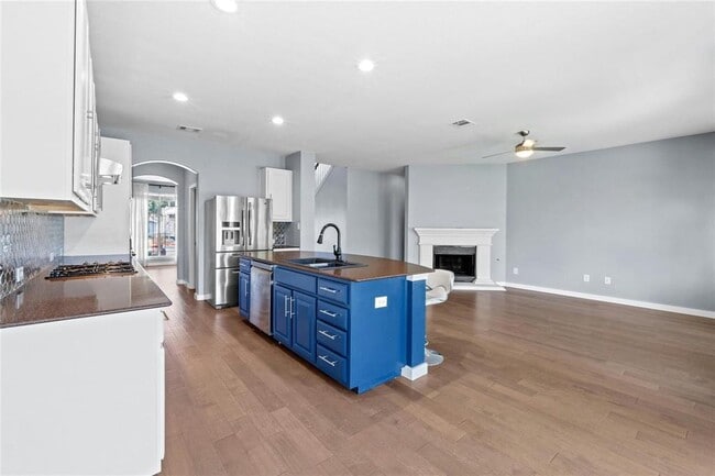 Building Photo - 11 White Magnolia Cir