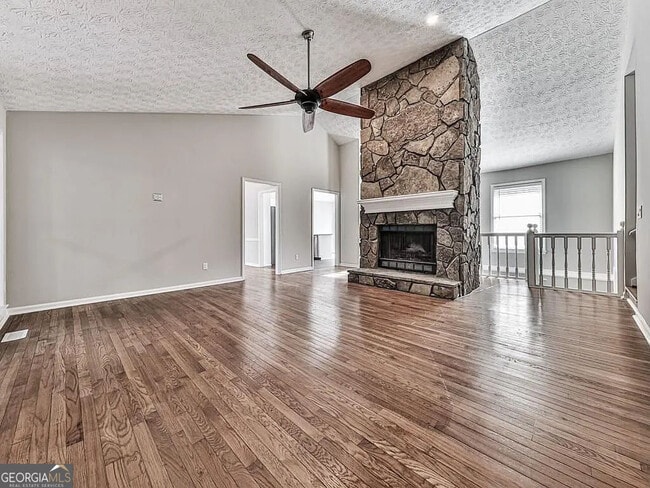Building Photo - 2189 Chartwell Dr