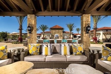 Building Photo - 112 Gardenview