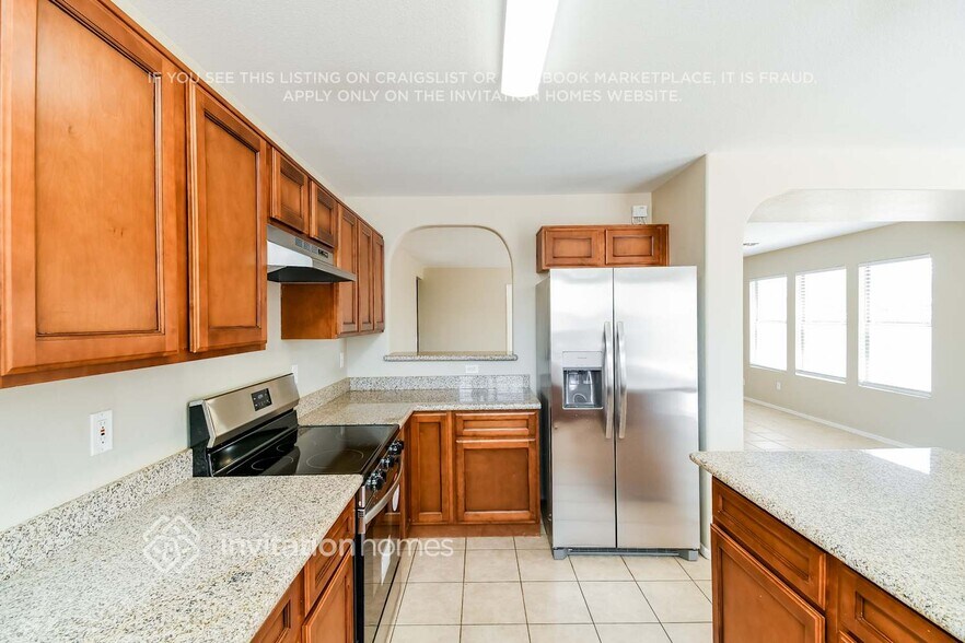 Building Photo - 10863 E Forge Cir