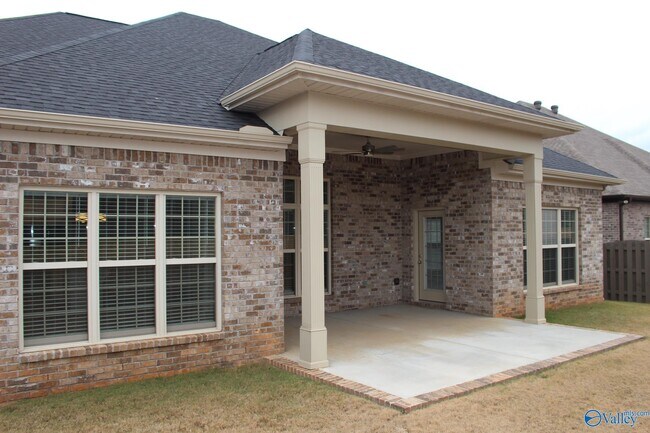 Building Photo - 104 Talia Dr