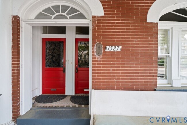 Building Photo - 1527 Grove Ave