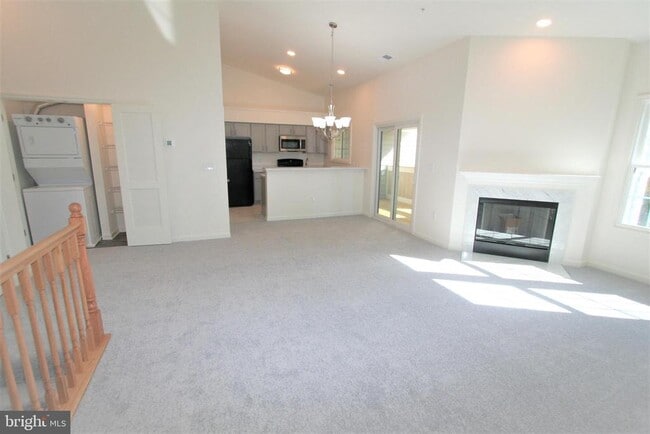 Building Photo - 14225 Jib St