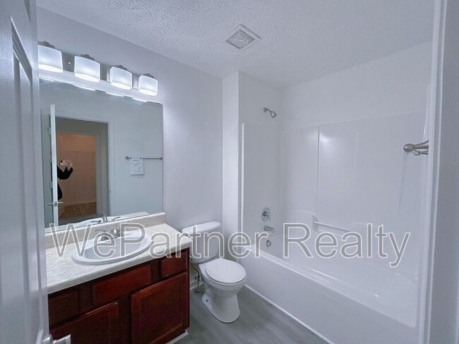 Building Photo - 4222 High Park Ln