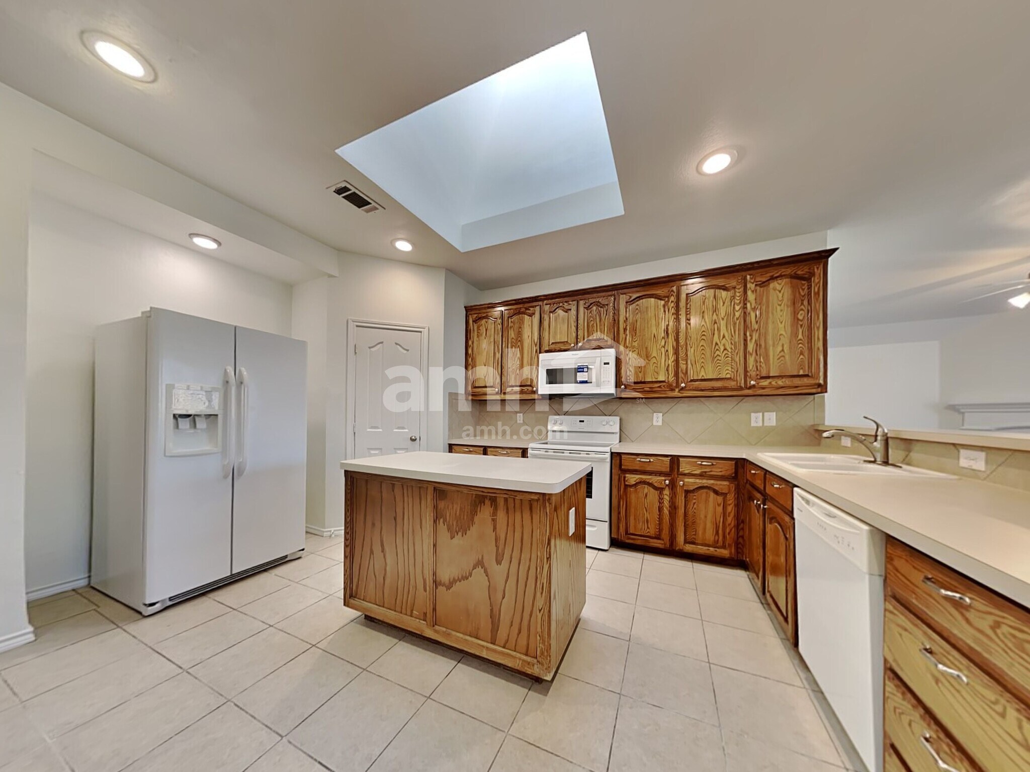 Building Photo - 5716 Ozark Dr