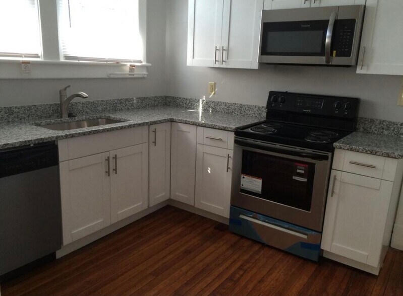 Building Photo - 1610 Bellevue Ave