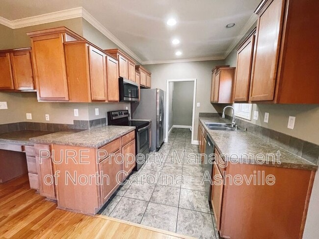 Building Photo - 36 Delaware Ave