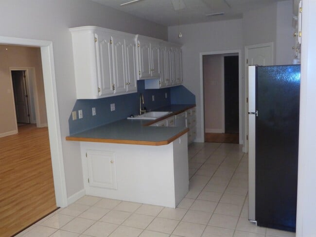 Building Photo - 5059 Silver Oak Dr