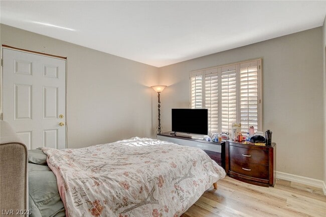 Building Photo - 2408 El Cortez Ave