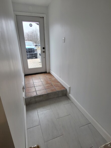 Entryway - 4515 Nesconset Hwy