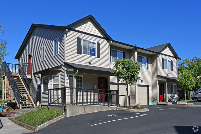 Building Photo - The Avenues Apartments