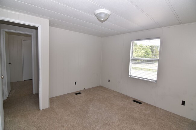 Building Photo - Spacious & Updated Double-Wide Home on a L...