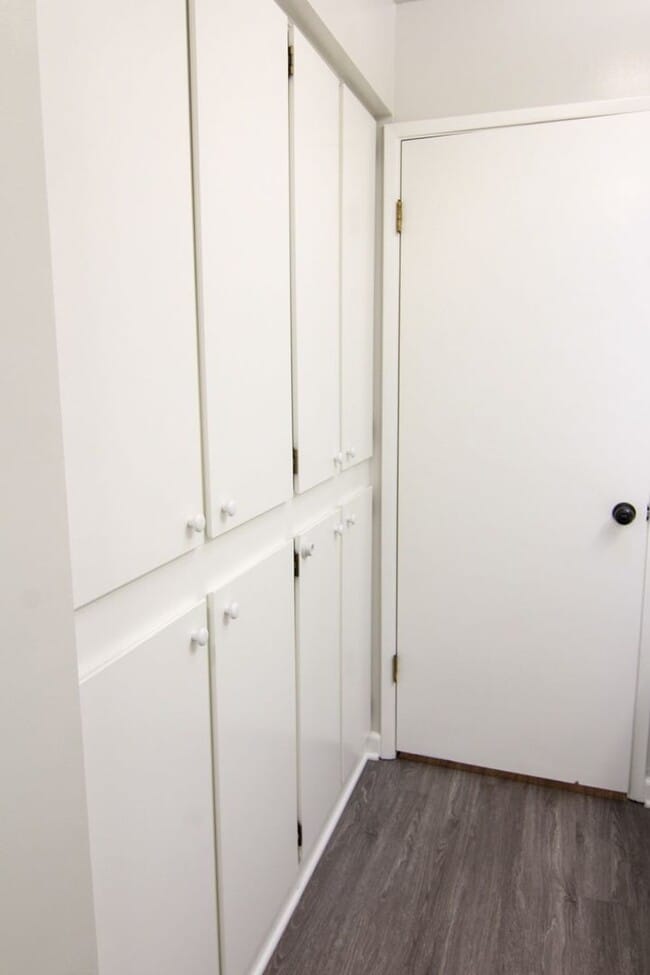 Building Photo - Remodeled Redding Condo!