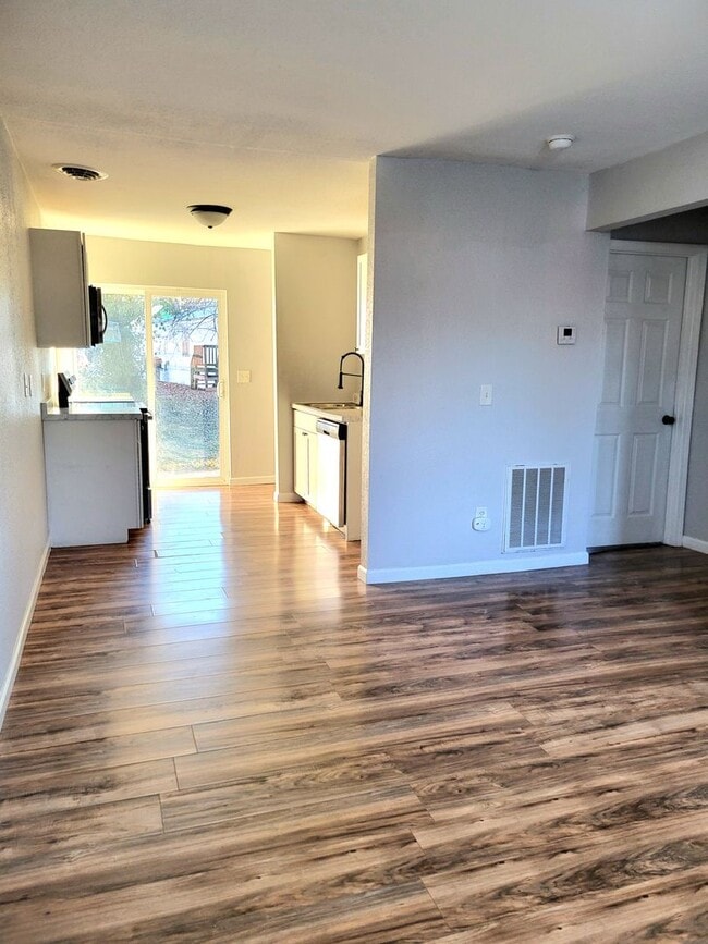 Building Photo - 4062 Bruene Ave