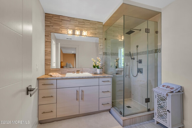 Building Photo - 243 Overbrook Ave