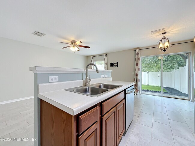 Building Photo - 8224 Halls Hammock Ct