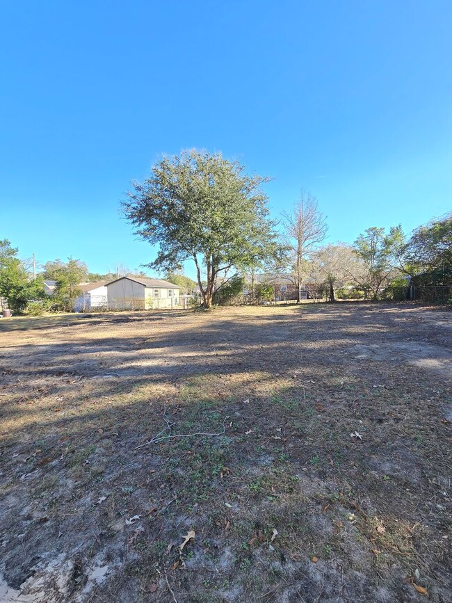 Building Photo - MYRTLE GROVE ROAD - Private Boat Ramp in n...