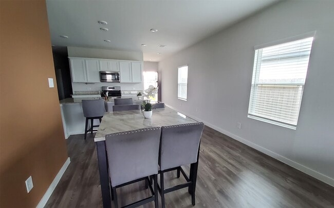 Building Photo - 17359 King Eider Rd