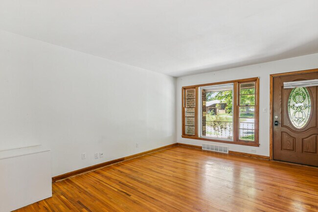 Building Photo - 3707 E Funston St