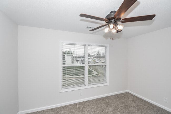 Building Photo - Stunning 3 Bedroom Home in Clarksville, TN!