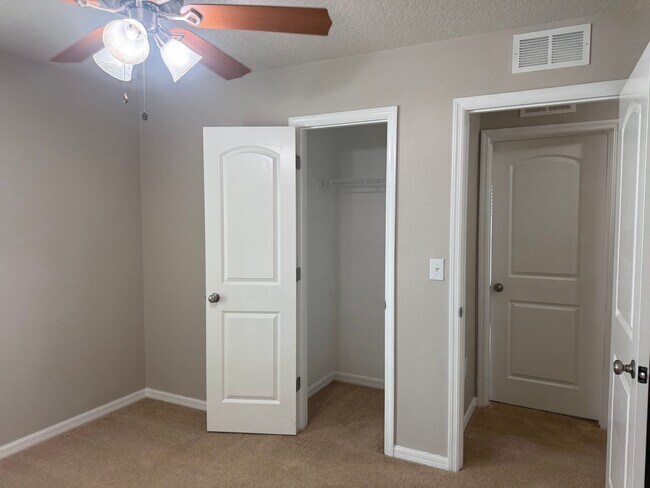 Building Photo - 1377 N Platte Ct