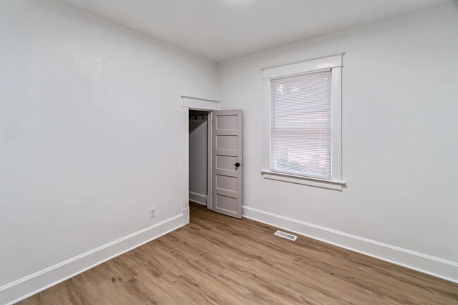 Building Photo - Beautifully Remodeled 3 Bed 1 Bath Single ...